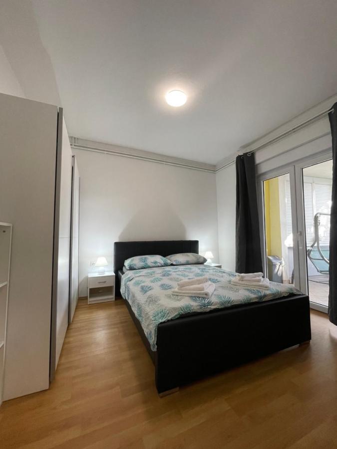 Apartment Holiday Zara Esterno foto