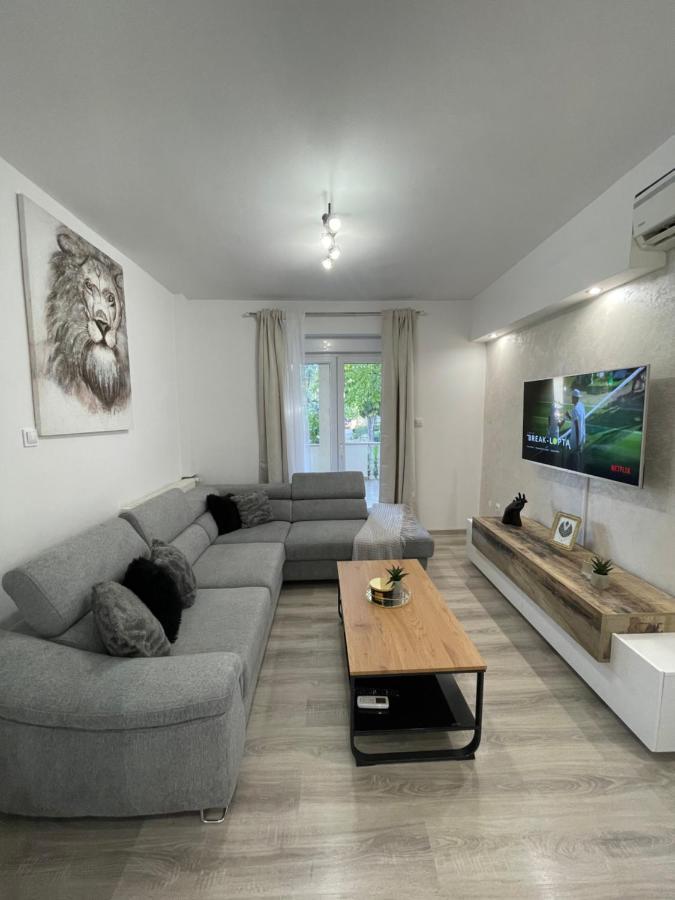 Apartment Holiday Zara Esterno foto