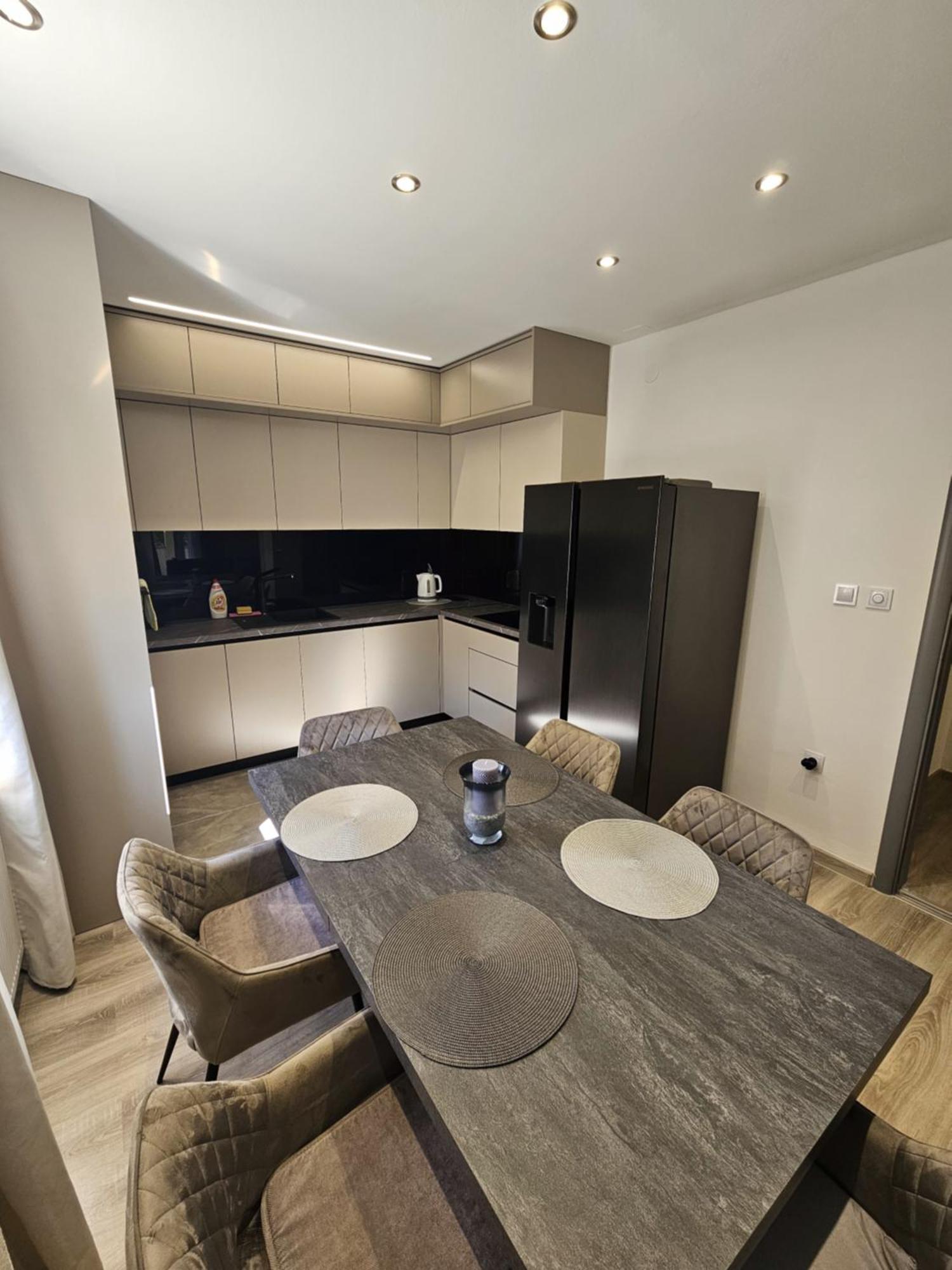 Apartment Holiday Zara Esterno foto